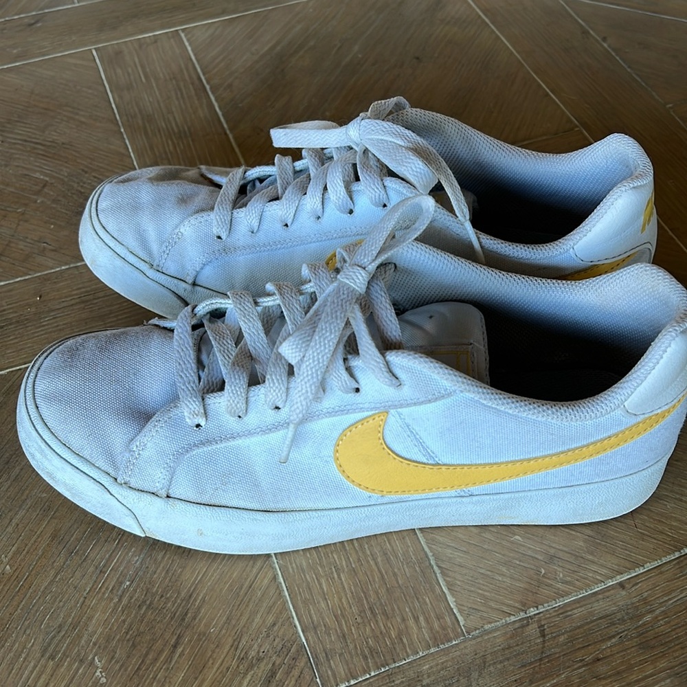 Nike women’s Court Royale sneakers